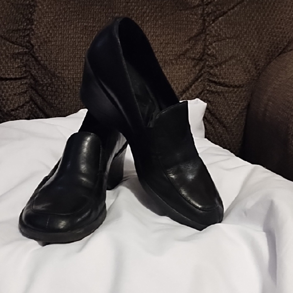 Clarks Black Leather Shoe 9